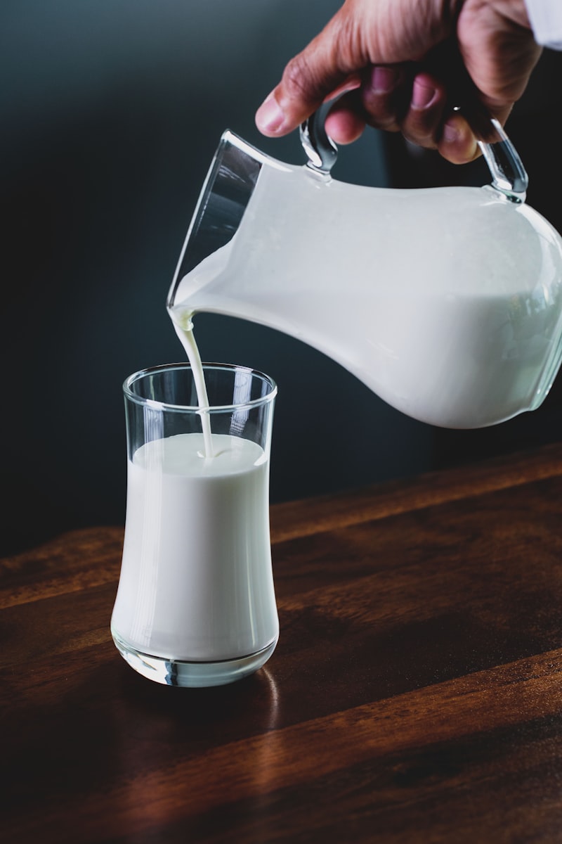 Creamy Vanilla Oat Breakfast Smoothie in glass jar