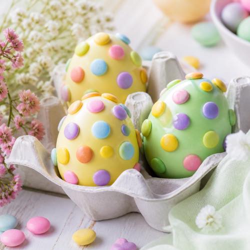 Egg decorating idea - Playful Retro Polka Dots